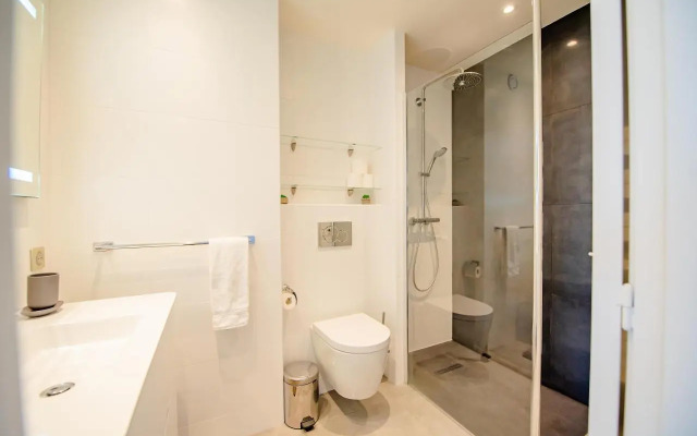 High Standing with Incredible Old Antibes and Sea views