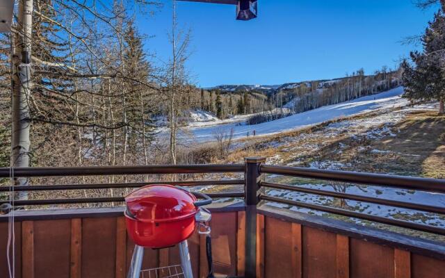 Laurelwood Condominiums Studio Premier Unit 410