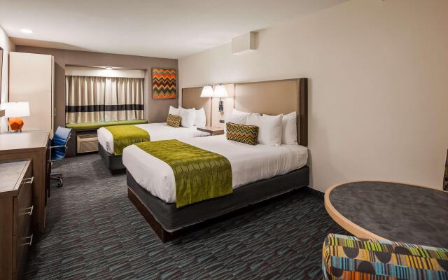 La Quinta Inn & Suites by Wyndham Tulsa Downtown/Route 66