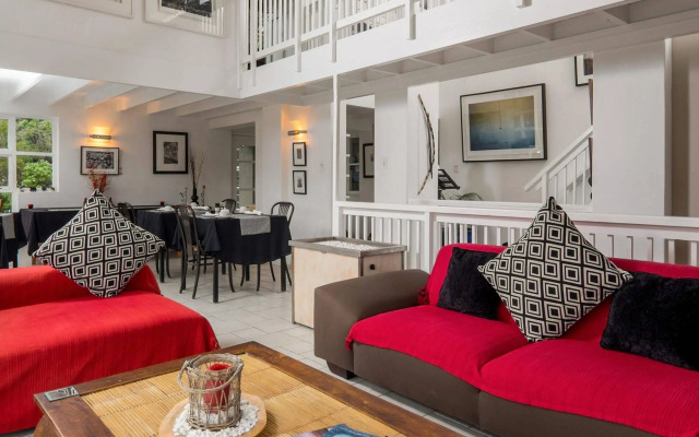 Art Gallery Guest House - Thandekayo