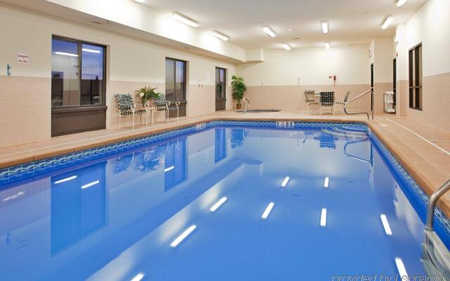 Holiday Inn Express & Suites McPherson by IHG