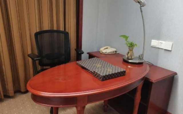Yiyang Huatian Hotel