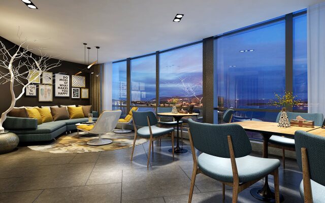 Resplendent Luxury Hotel QingDao Carvinal