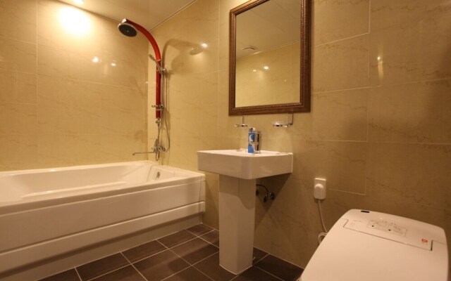 S Petite Hotel
