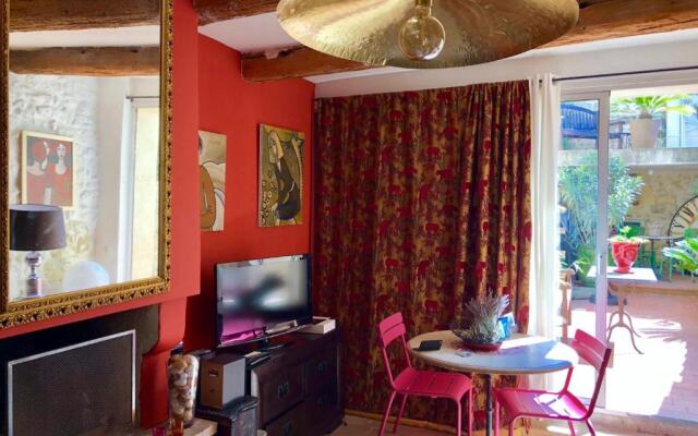 La Maison dans les remparts