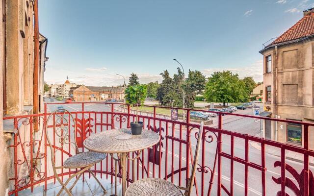 3 Bedrooms flat with parking and breakfast