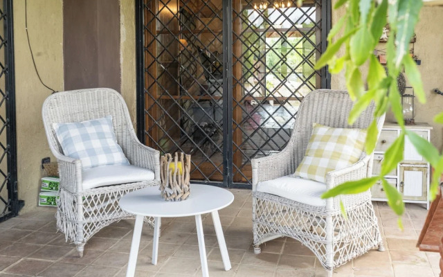 Tenuta di campagna con piscina immersa nel verde