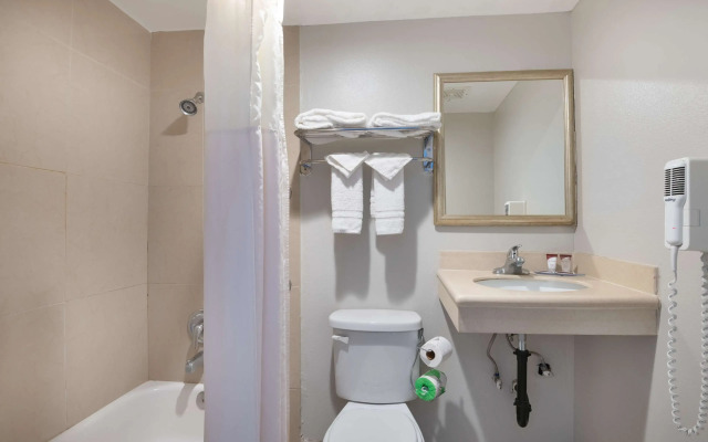Red Roof Inn Tucson Downtown – University