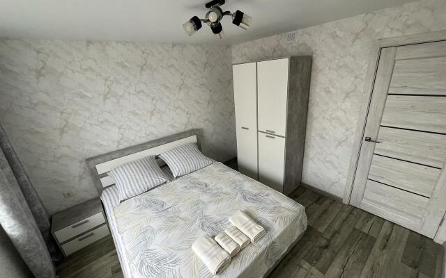 Апартаменты на проспекте Николая Ермакова