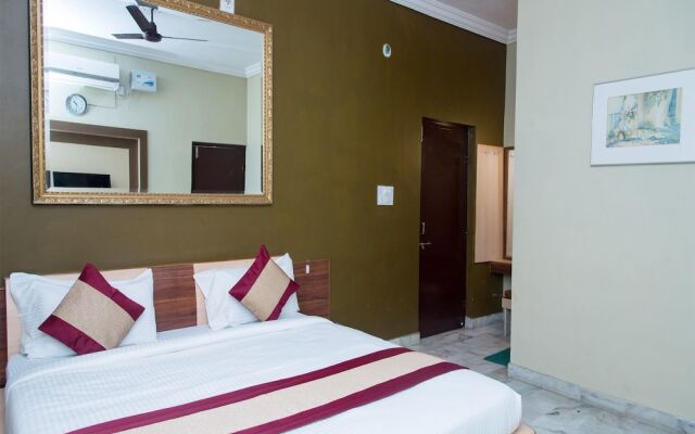 OYO 10499 Hotel Shiv Shakti