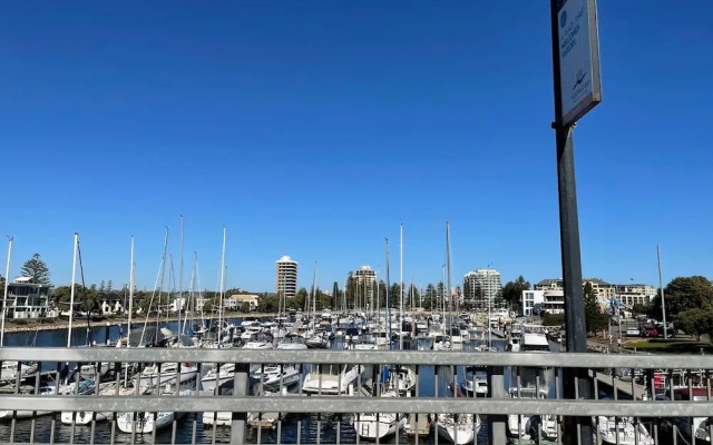 Unwind Esplanade Beach Escape no 10