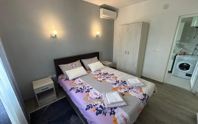 Green Field Apartments