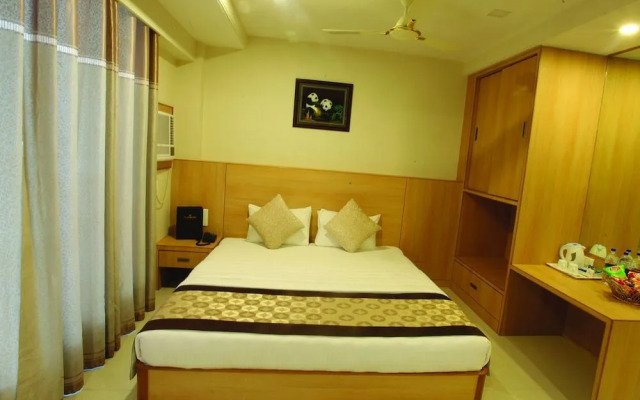 Wingston A Treehouse Hotel-Goverdhan