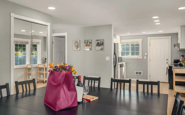Seattle Vacation Home: The Milky Way