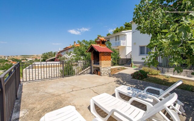 Awesome Apartment in Vlasici With 1 Bedrooms and Wifi