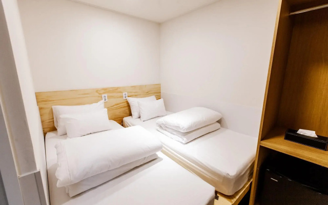 Step Inn Myeongdong 2 - Hostel