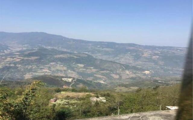 Yuanyang Jingge Inn