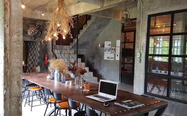 Pulley Hostel Hua Hin
