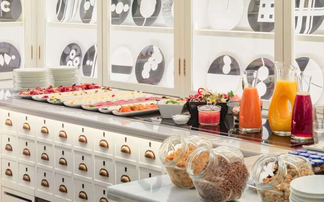 H10 Universitat Hotel