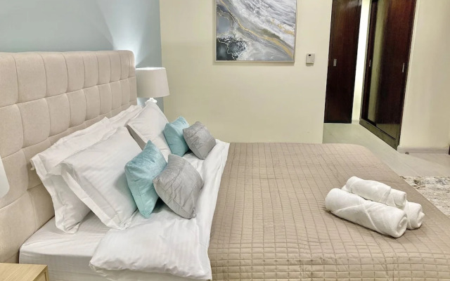 Whitesage - Lakefront Apartment Amidst Parks With Lake Access