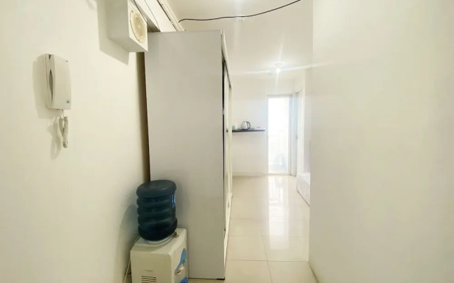 Best Strategic and Chic Studio at Bassura City Apartment