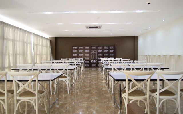 Blu Monkey Brown House Udonthani