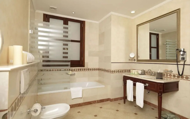 Le Patio Boutique Hotel