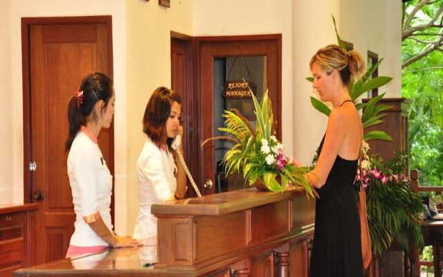Royal Lanta Resort & Spa