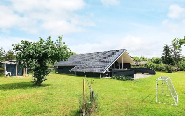 8 Person Holiday Home in Hojslev