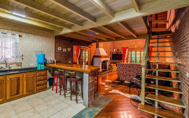 Bela casa estilo chalé em Canela RCF160