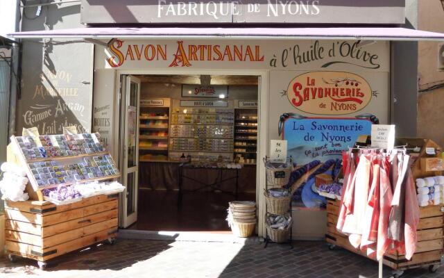 Provencal holiday home with private garden, Bédoin