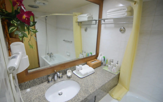 Charoen Hotel