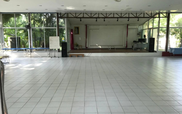 RedDoorz Sripiamsuk Resort Bangkok