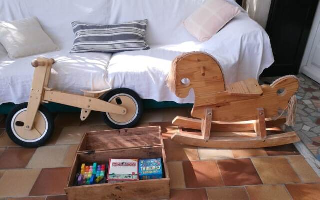 House With 5 Bedrooms in Pernes-les-fontaines, With Private Pool, Furn