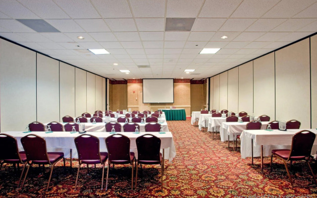 Days Hotel by Wyndham Williamsburg I-64