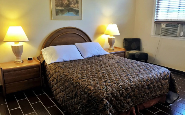Budget Host East End Hotel in Riverhead