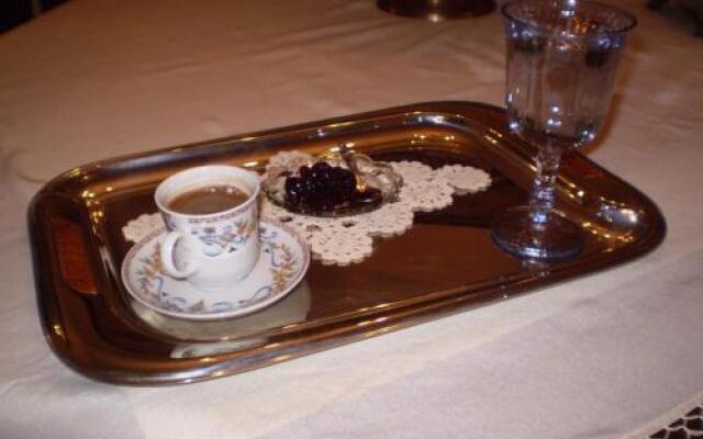 Chrysoula's Guests