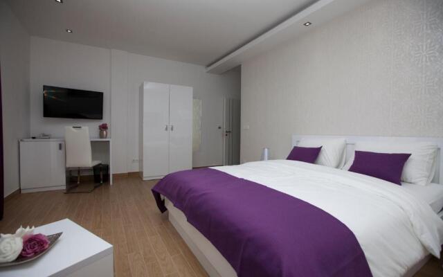 Rooms Ino