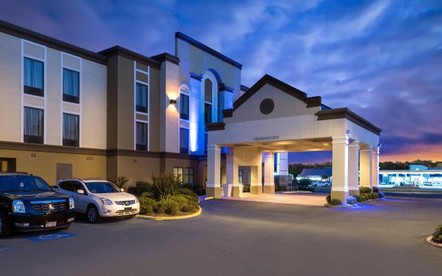 Holiday Inn Express & Suites Grenada by IHG