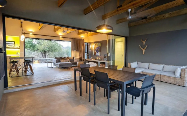 Villa in Hoedspruit With Hot Tub