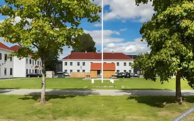 Airport Motel & Apartment - Hostel