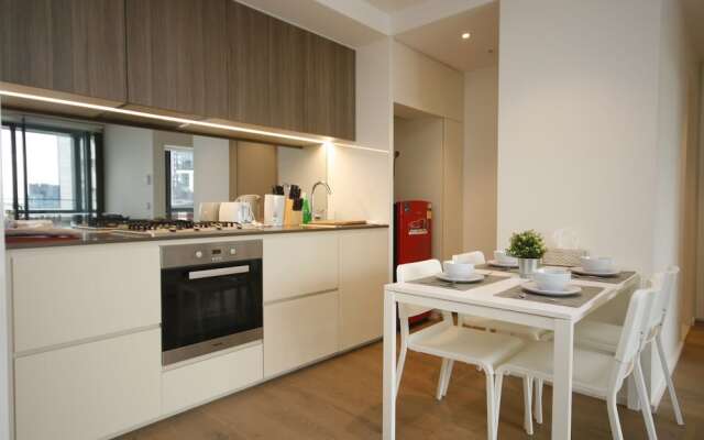 Onelife Docklands Luxury Apartment