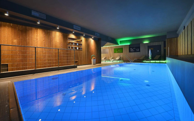 Maximilian Lifestyle Resort
