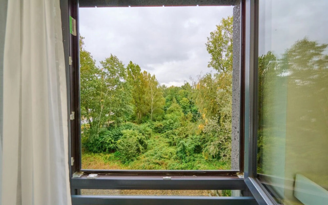 Studio Wrocław Fabryczna by Renters