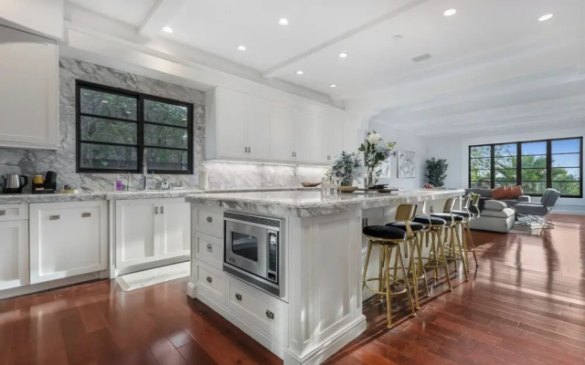 Spanish Villa - Stunning Coldwater Canyon Villa With Pool and Views