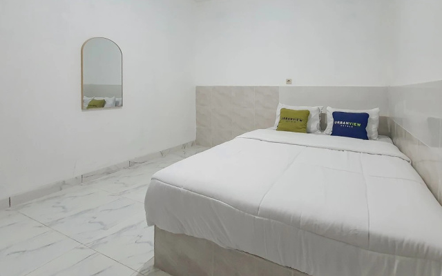 Urbanview Aurel House Cirebon – Guest Rooms – Cirebon