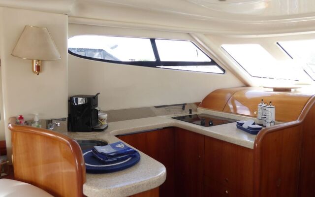 Rhein Yacht Lexa