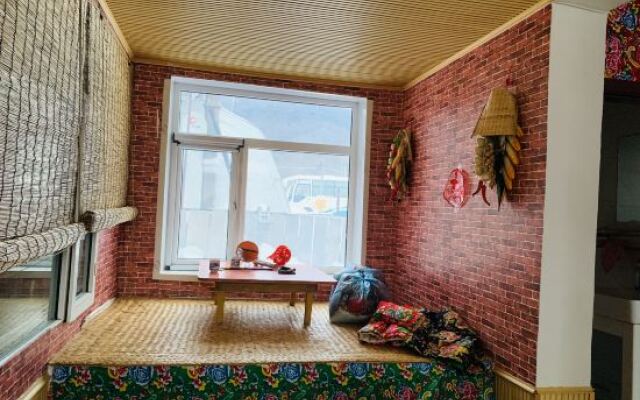 Xuegu Liu'er Guest House