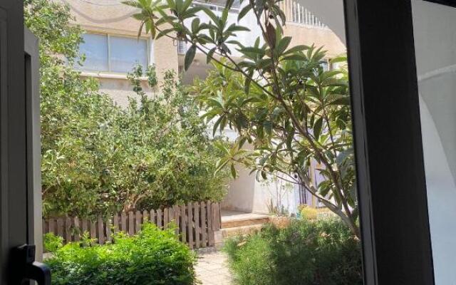 Ground Floor Studio (Fully renovated)
