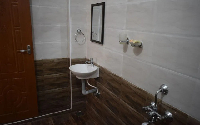 Hotel Valluvar